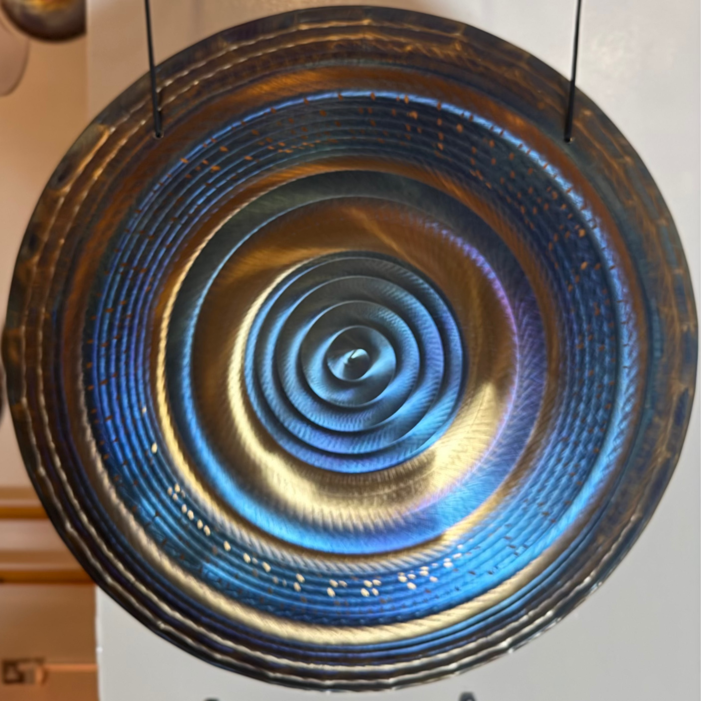 Grotta Sonora - 19”/48cm Handheld Gong (Blue & Gold)