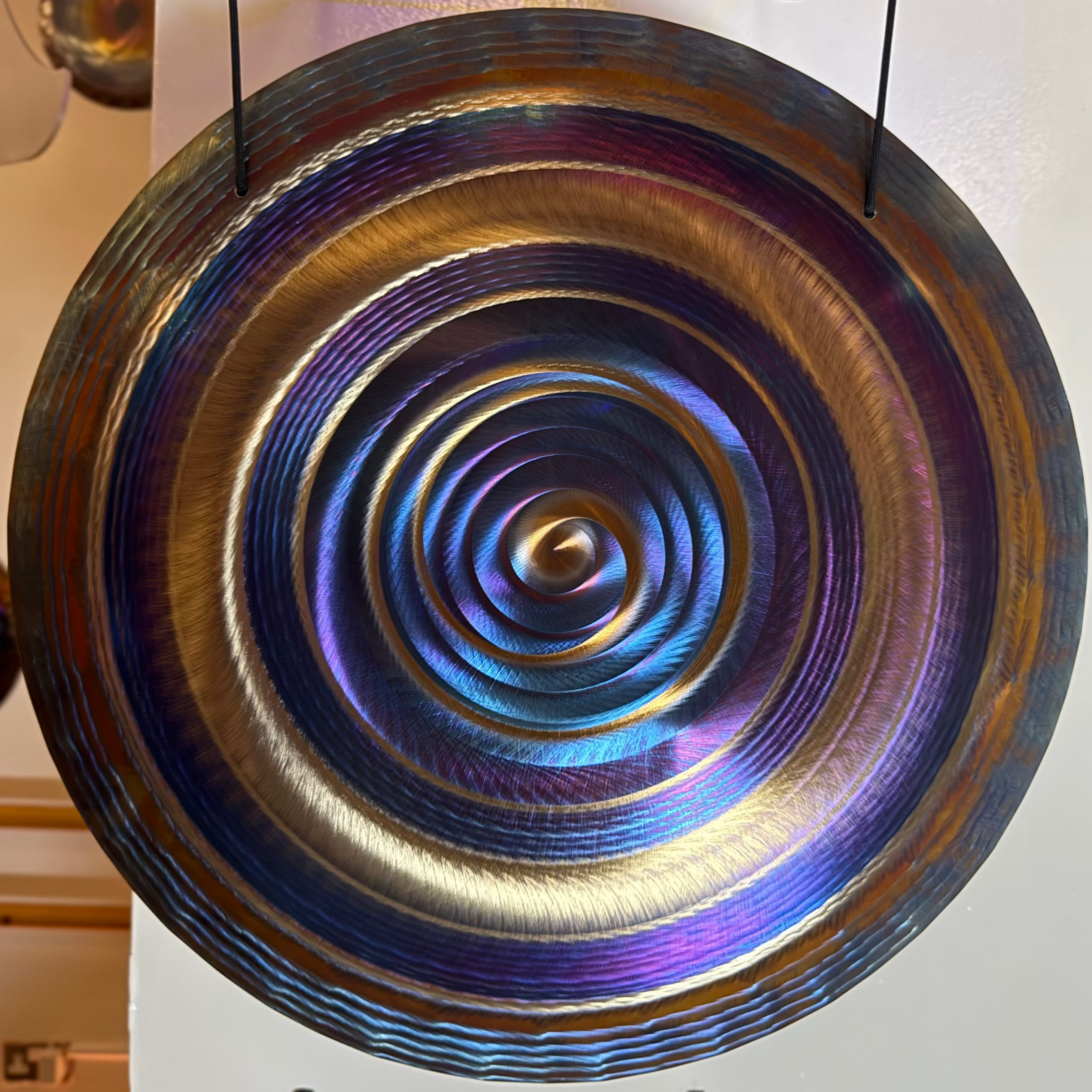 Grotta Sonora - 19”/48cm Handheld Gong (Blue, Purple & Gold)