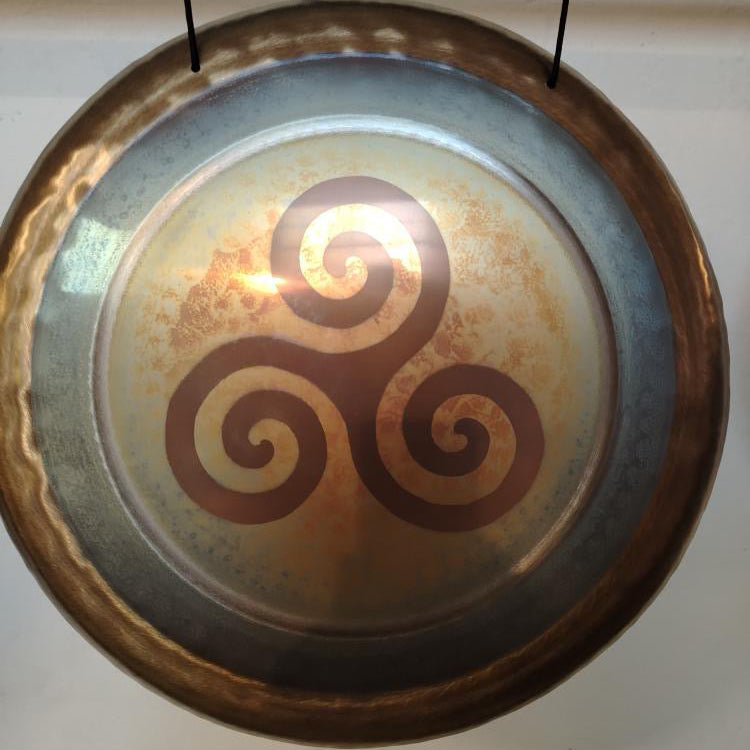 WOM Gongs “Vox” 60 cm – Celtic Trinity Spiral