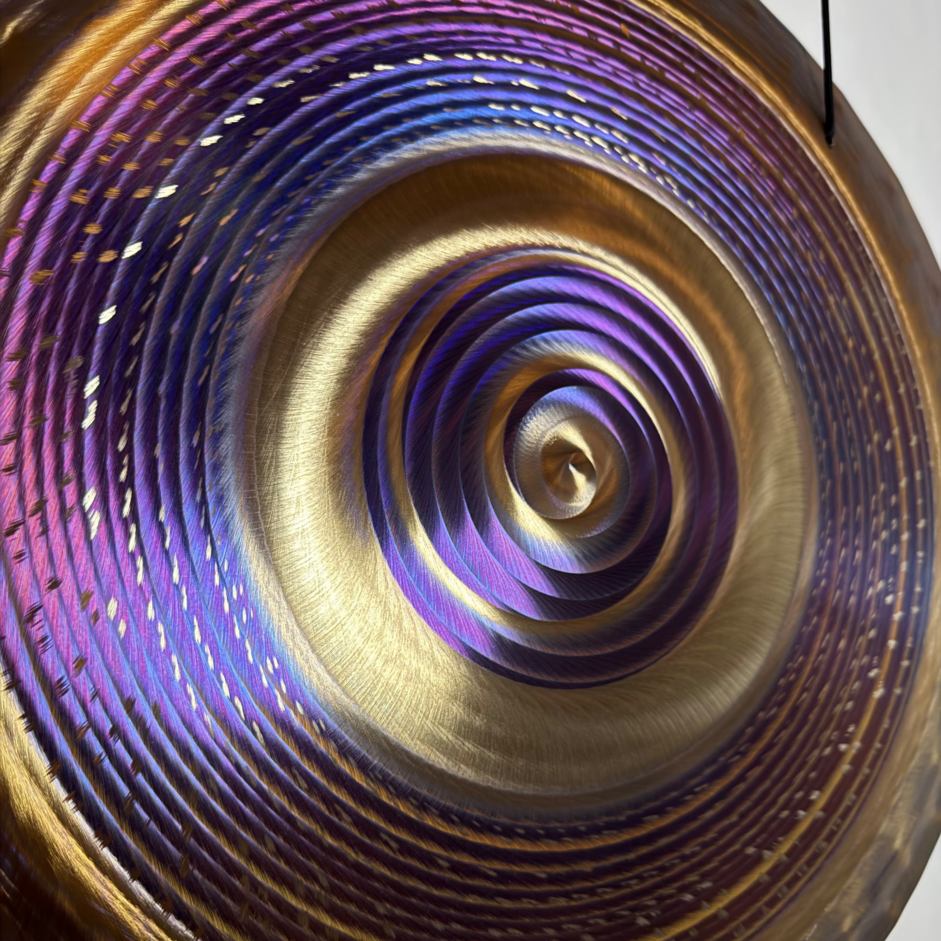 Grotta Sonora - 19”/48cm Handheld Gong  (Purple & Gold)