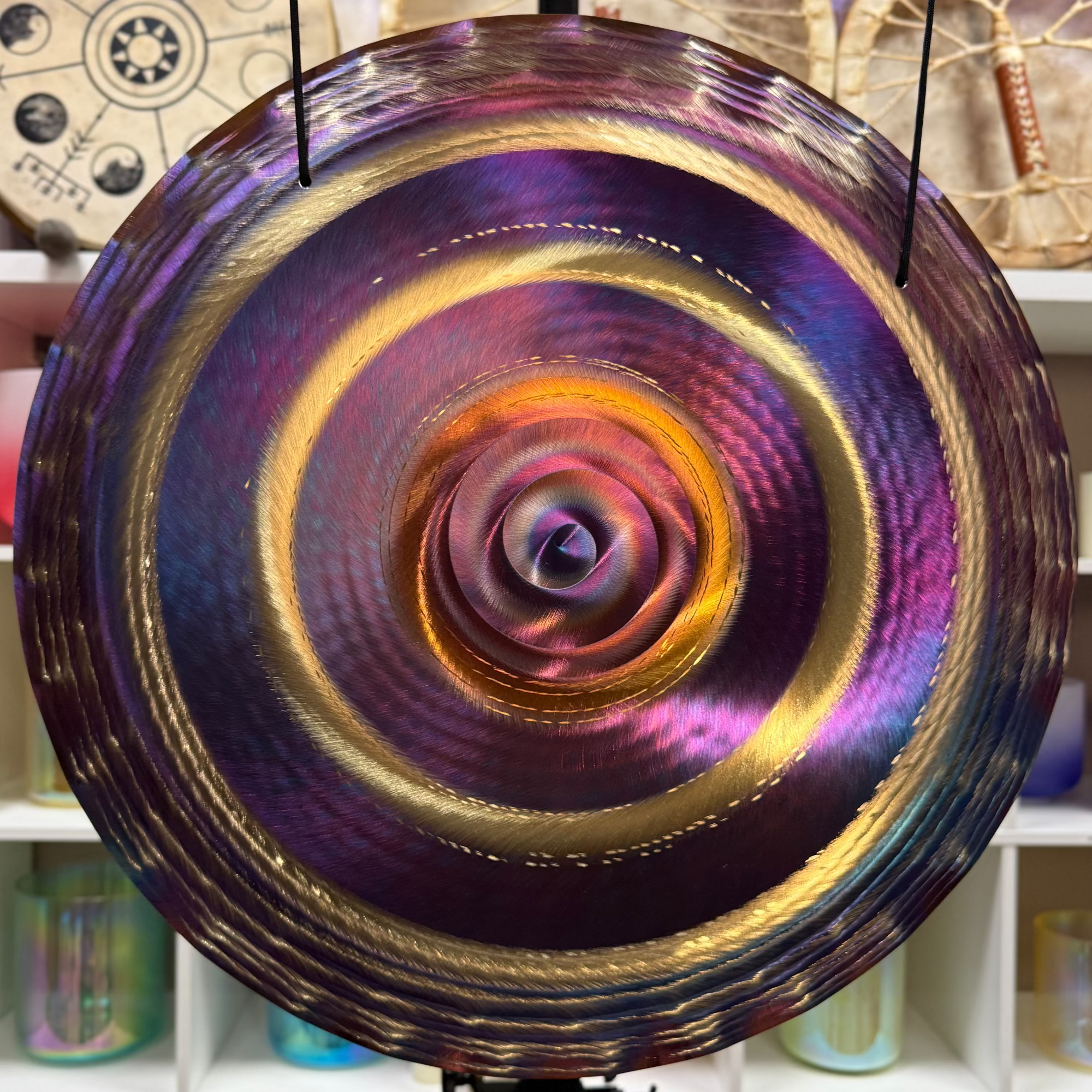 Grotta Sonora - 19”/48cm Handheld Gong  Purple & Gold Rose