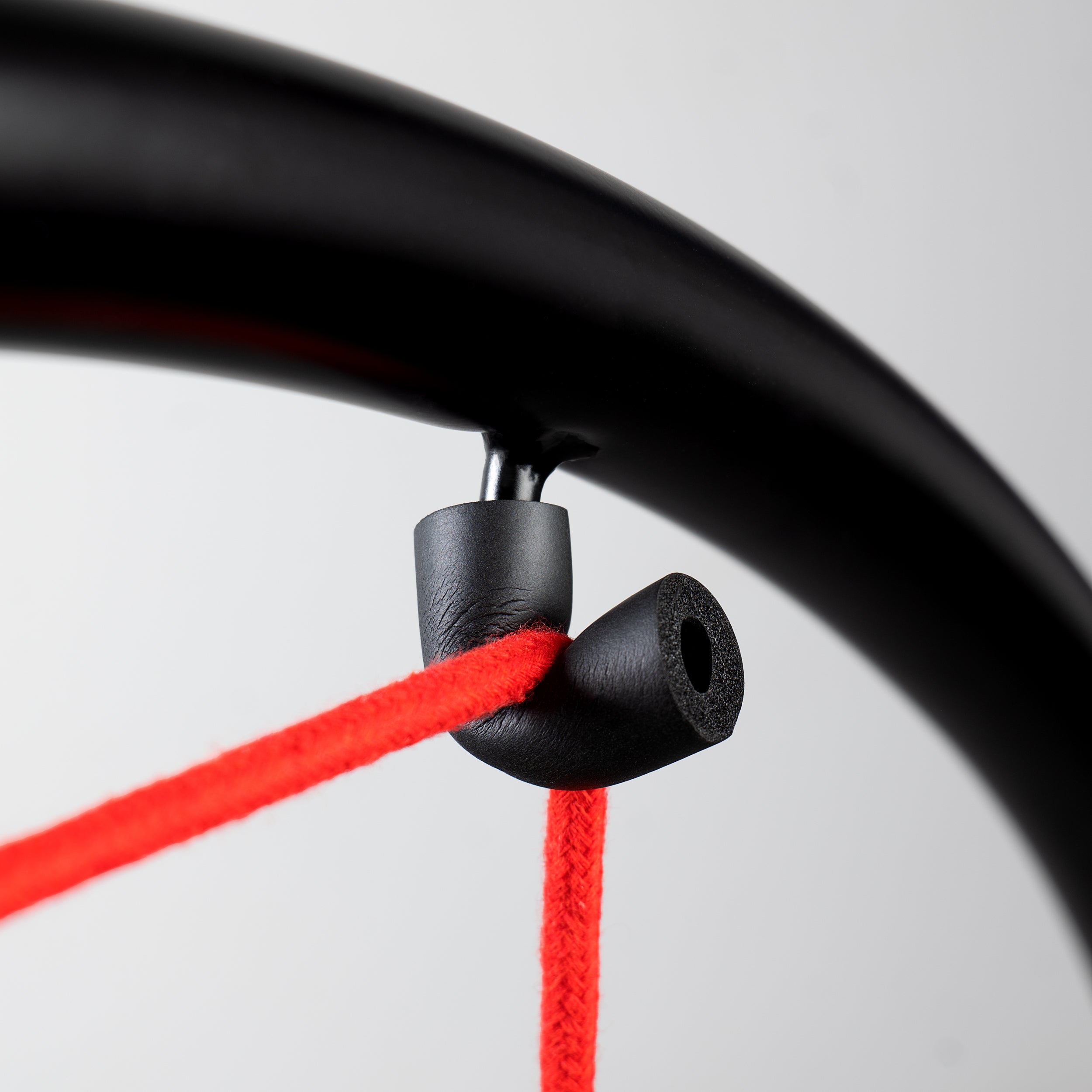 Sela SEGOSTR1 Round Gong Stand - foam-padded hooks
