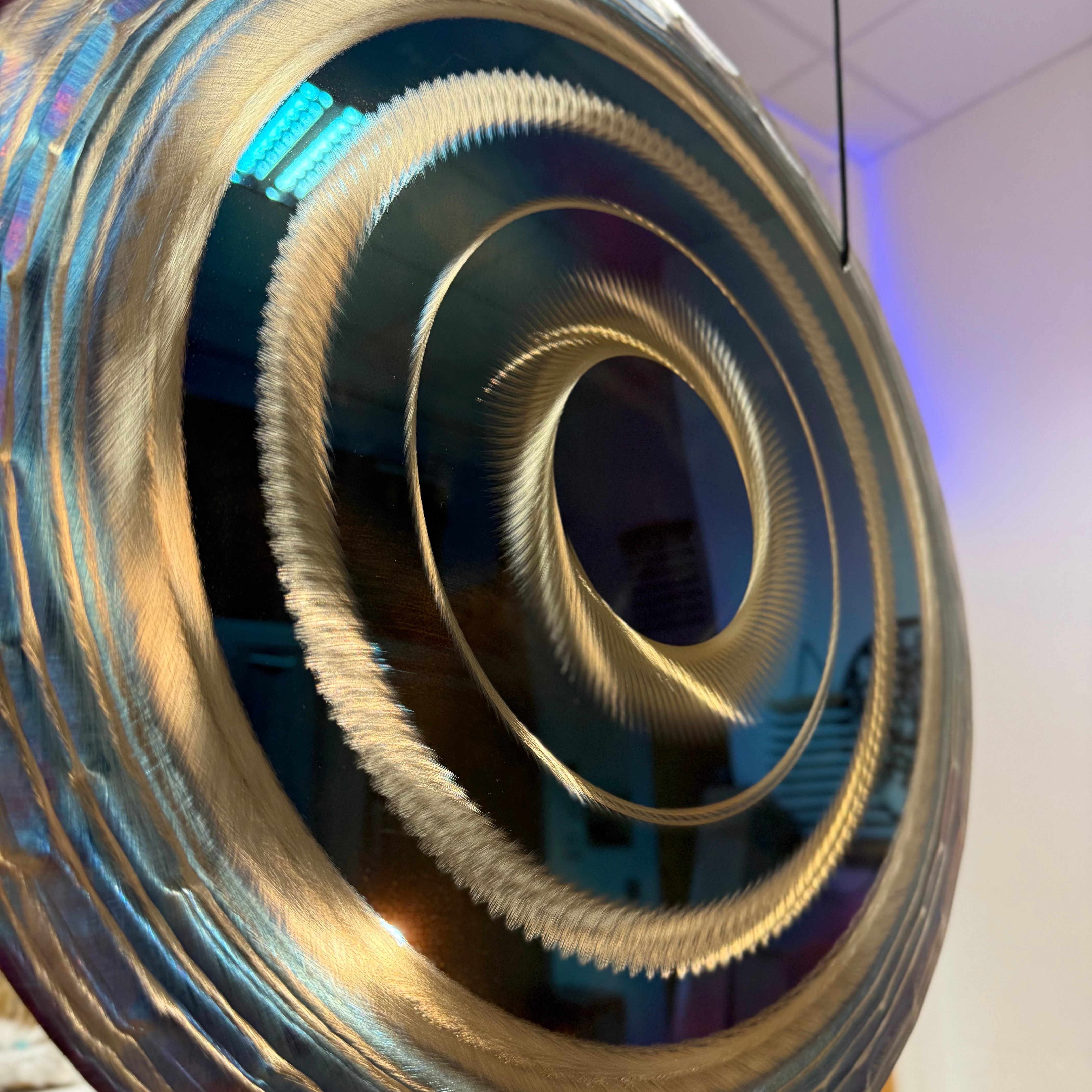 Grotta Sonora - 19”/48cm Handheld Gong  (Sky Blue & Gold)