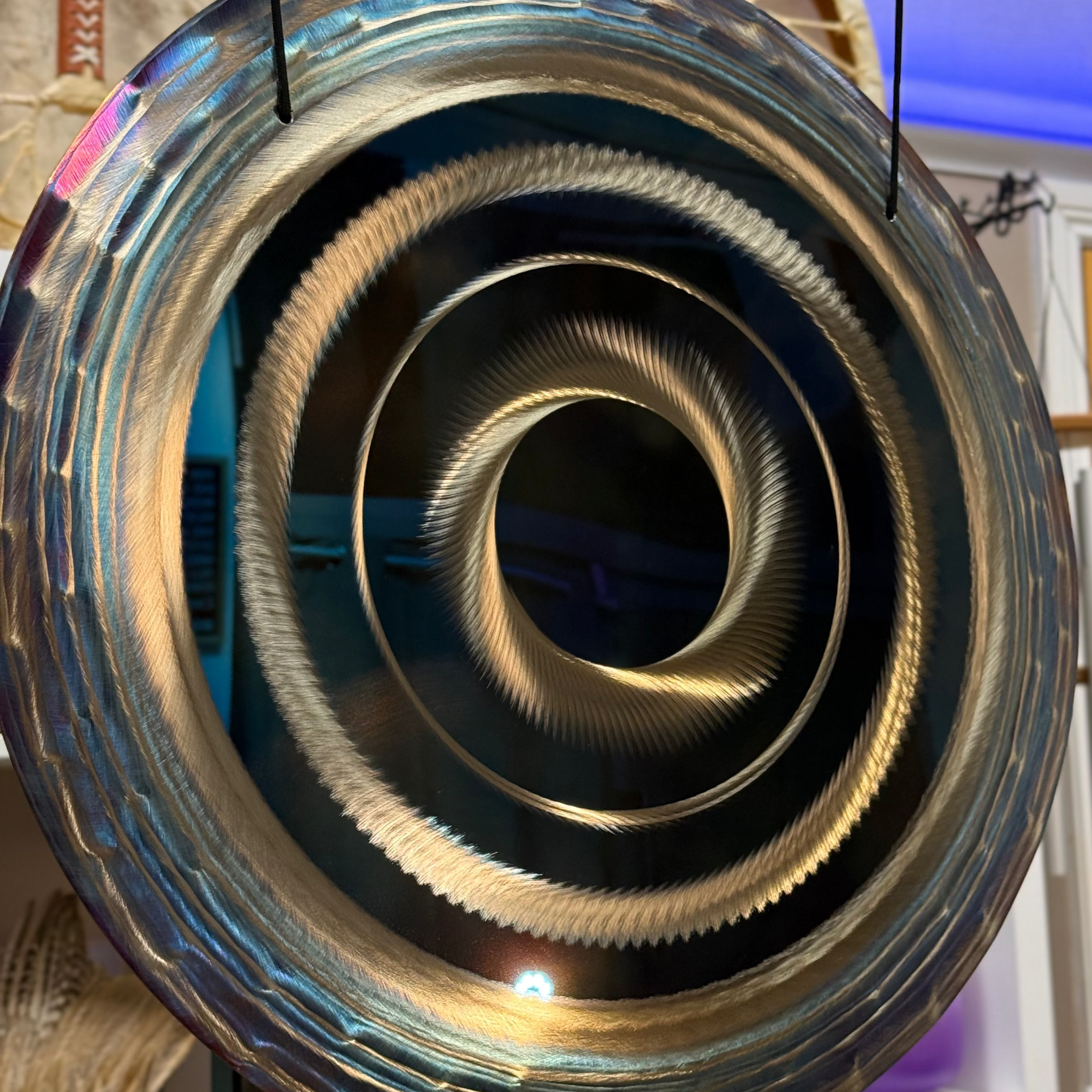 Grotta Sonora - 19”/48cm Handheld Gong  (Sky Blue & Gold)